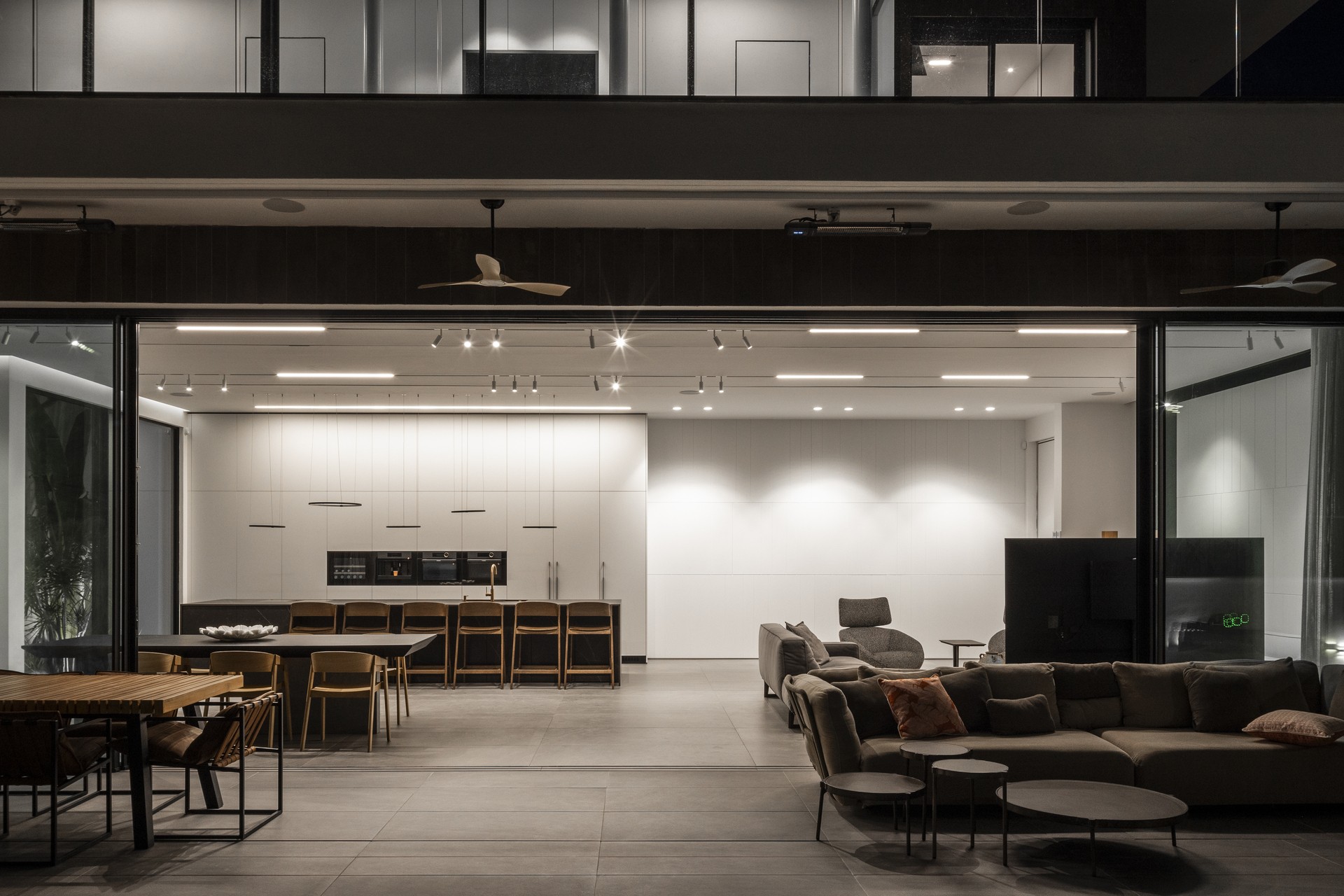 Product showcase of Motion 640, image 11