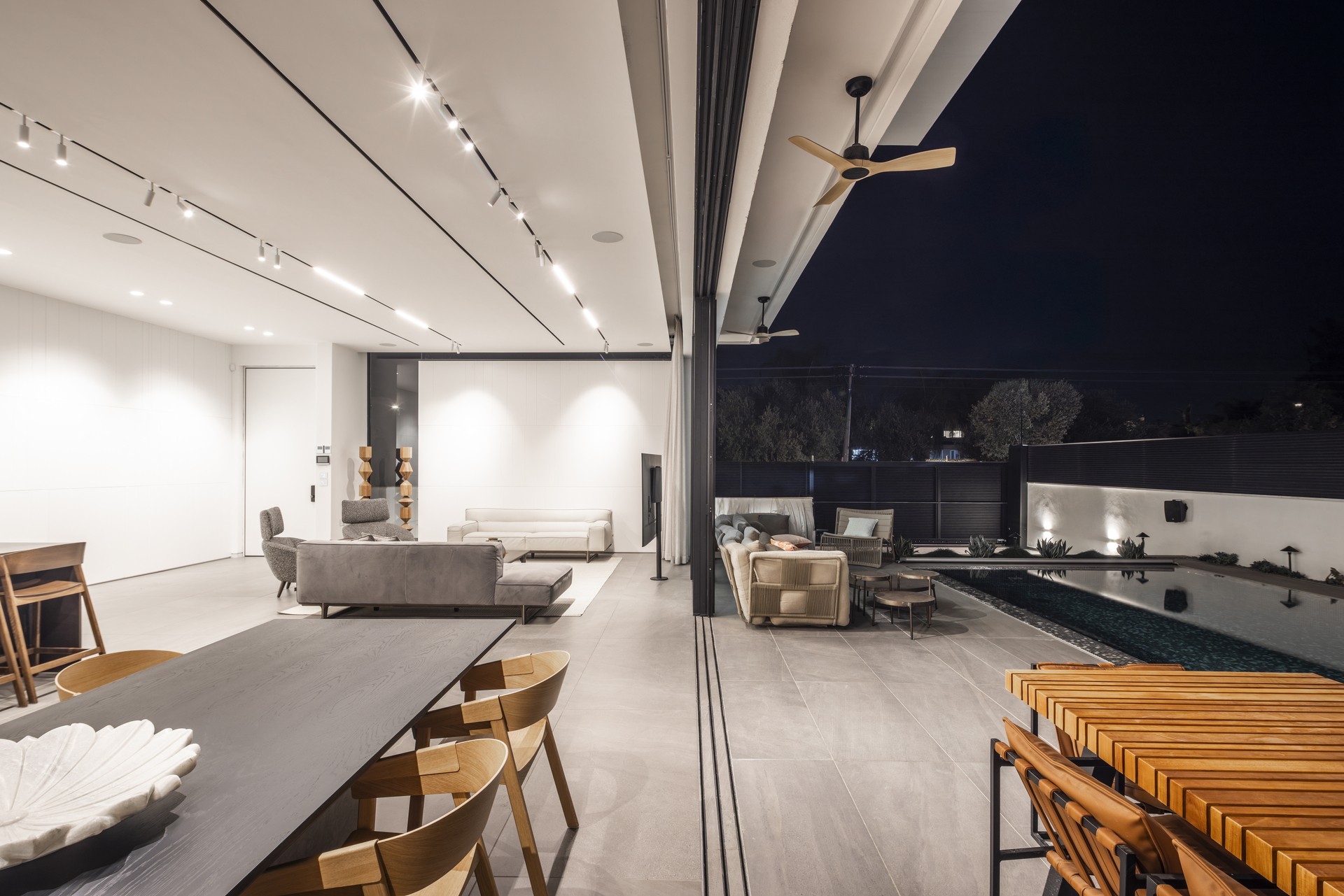 Product showcase of Motion 640, image 13